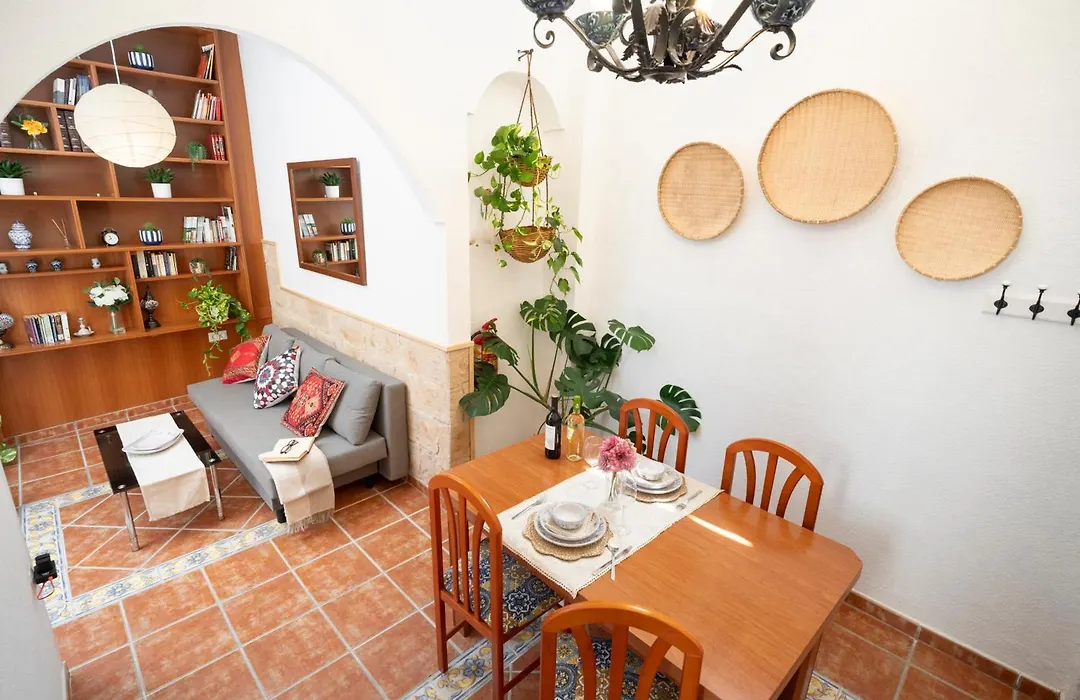 Central Top-Floor Apartment Near Cathedral With Private Terrace - 3A-1