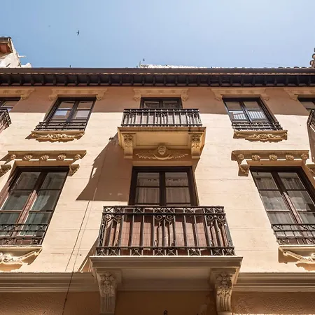 Central Top-Floor Apartment Near Cathedral With Private Terrace - 3A-2